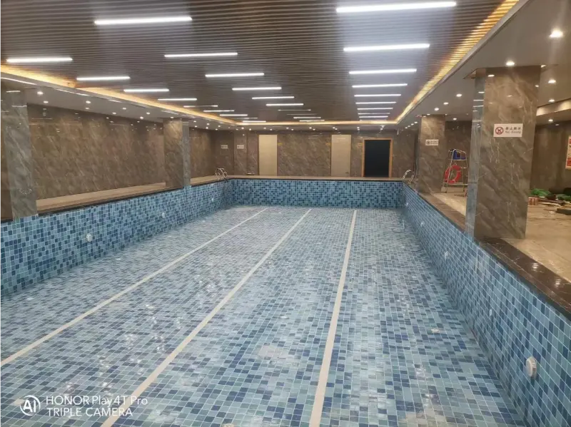 Die Blueway-Wärmepumpe verbessert den Komfort des Innenpools im Wohnprojekt Yabowen No.1 Mansion